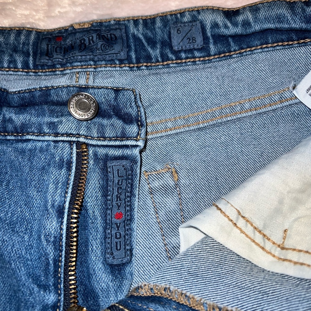 Medium wash Lucky Brand Denim jeans - Picture 6 of 7